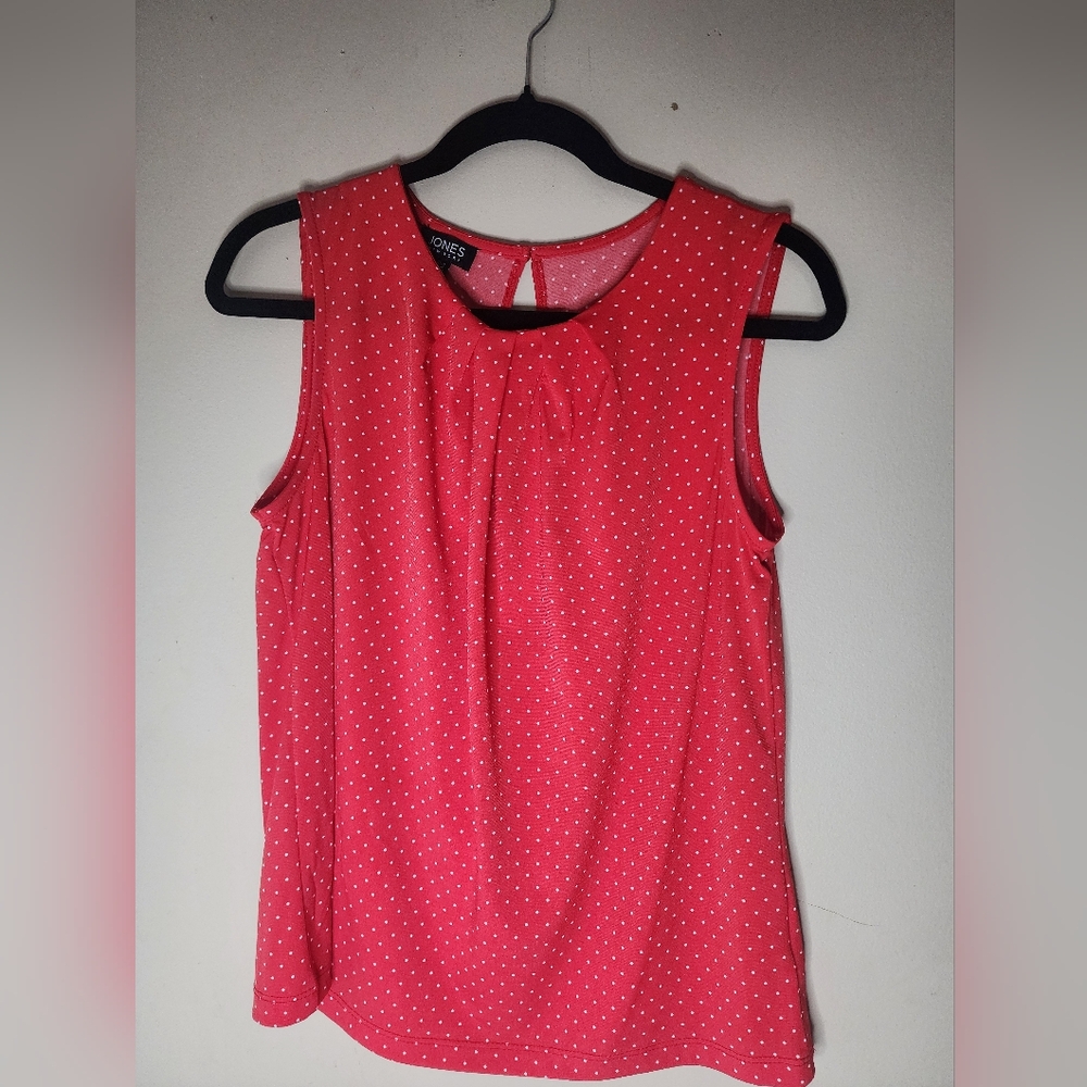 Jones New York red with white Polka Dots Sleeveless Blouse Size Medium